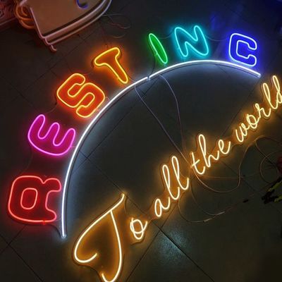 Segno di neon a LED personalizzato Festa di compleanno Favori per la parete Decorazione della stanza rosa Segni di neon di compleanno