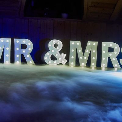 28 C Segno di Marchiata a Luce LED Tavola Marchiata Lettere di amore Numeri di matrimonio Lampadina