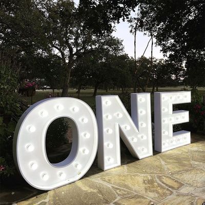 12V Voltaggio di ingresso Lettere 3D grandi illuminate Marry Me LED Marquee Sign per il matrimonio