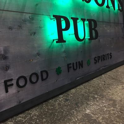 3D retroilluminato metallico spazzolato colore oro canale di business lettera segno per ospedali