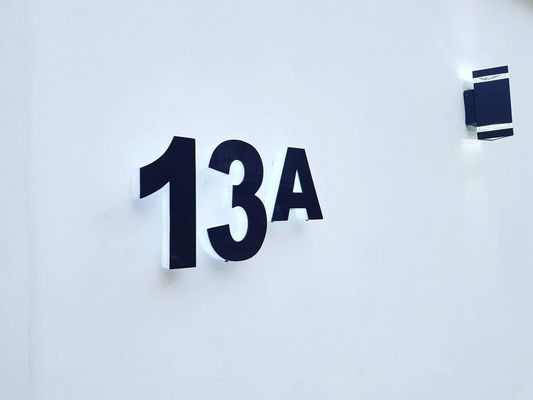 Custom Metal Outdoor Illuminated 3D Signage Back LED Light House Numero per matrimoni