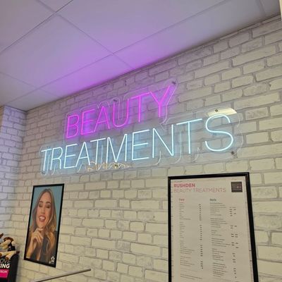 Studio LED Neon Sign con design personalizzabile e lunga durata di vita durata di vita 50000 ore