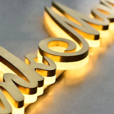 Segnale pubblicitario illuminato personalizzato con retroilluminazione