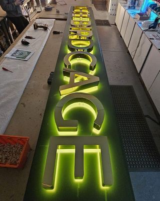Segnaletica a LED in metallo inossidabile per ristoranti, uffici e edifici commerciali esterni personalizzati