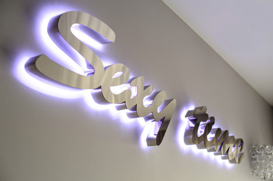 Fonte di luce LED Acciaio inossidabile Oro colore retroilluminato Lettera segno
