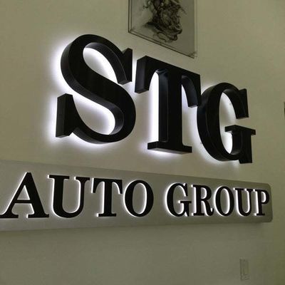 Segnale illuminato a LED per segnaletica commerciale interna