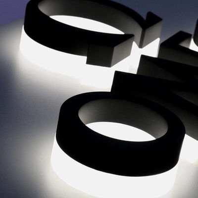 Cartellone LED acrilico a doppio lato con logo multicolore illuminato